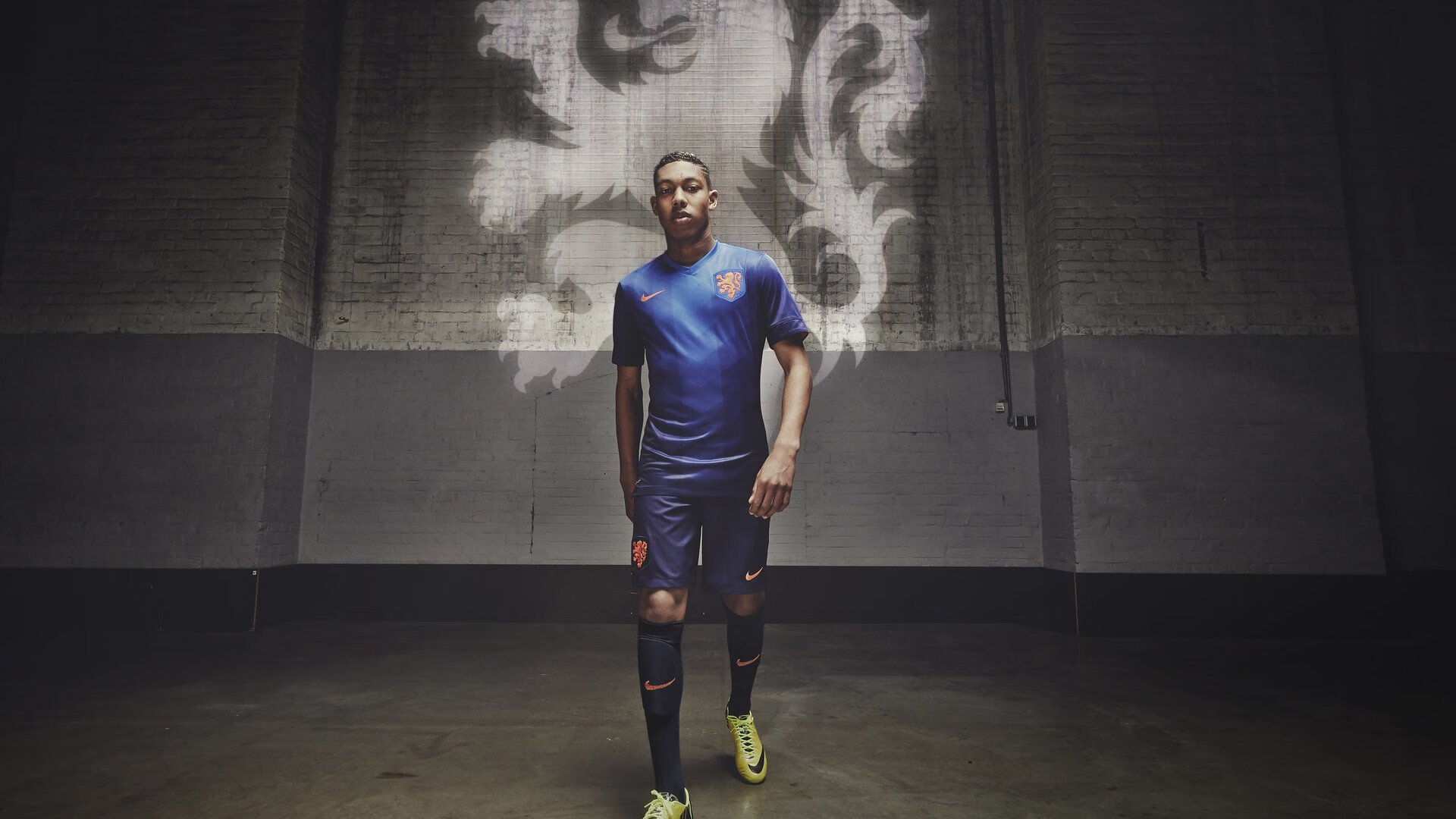 英超冠军路：每一步都充满战斗的激情，0203英超冠军