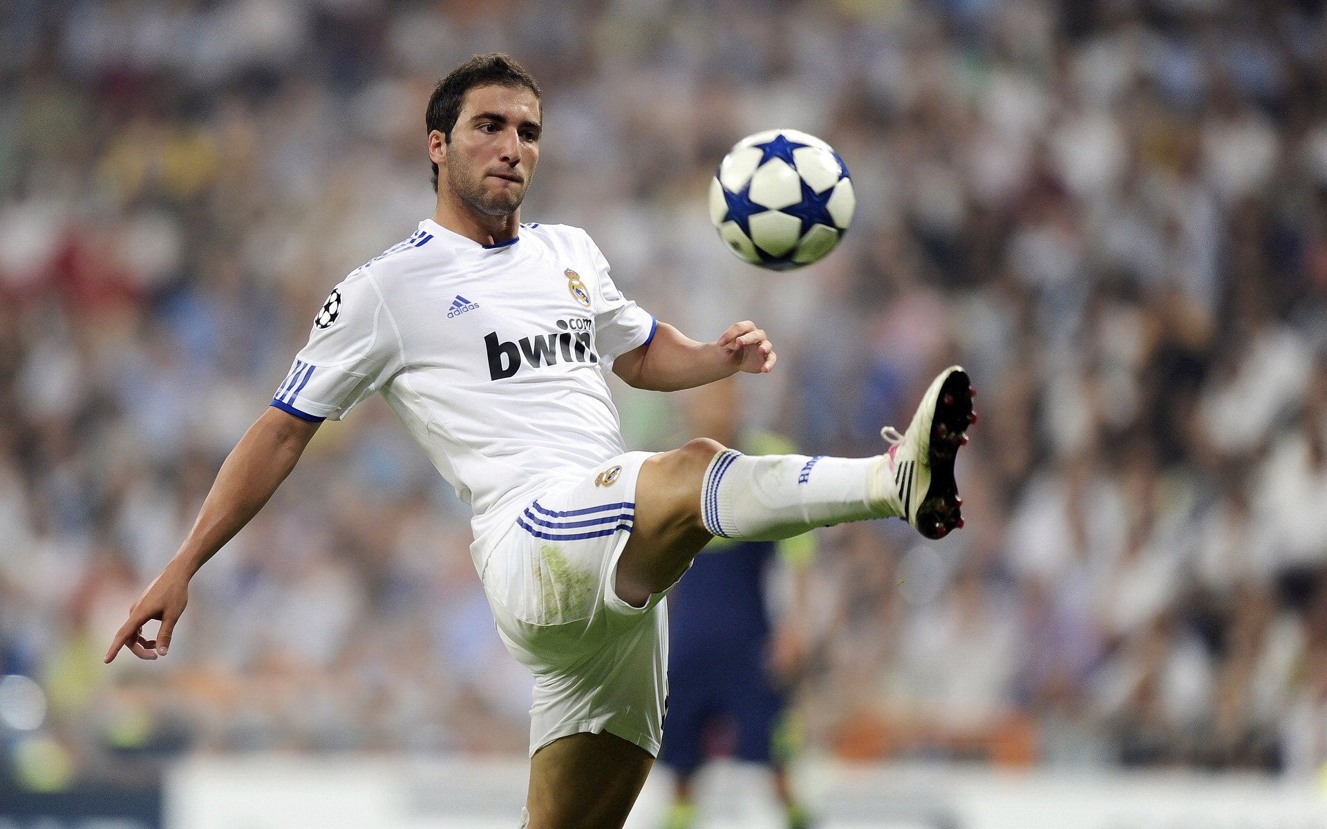 赛前动员强调必须保持饥饿感面对强敌不能有丝毫松懈，赛前动员大会发讲话